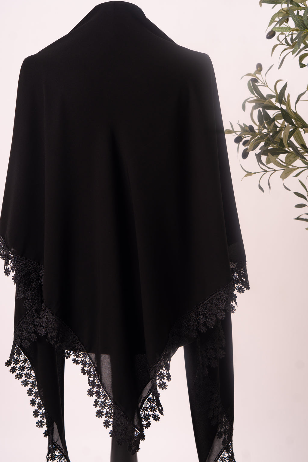 Esharb black mit Spitzenrand