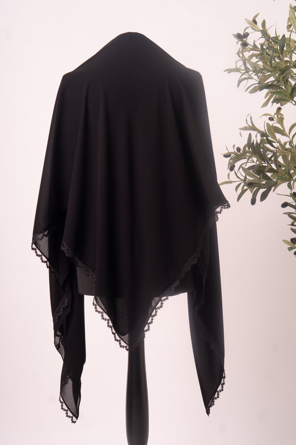 Esharb black mit Spitzenrand