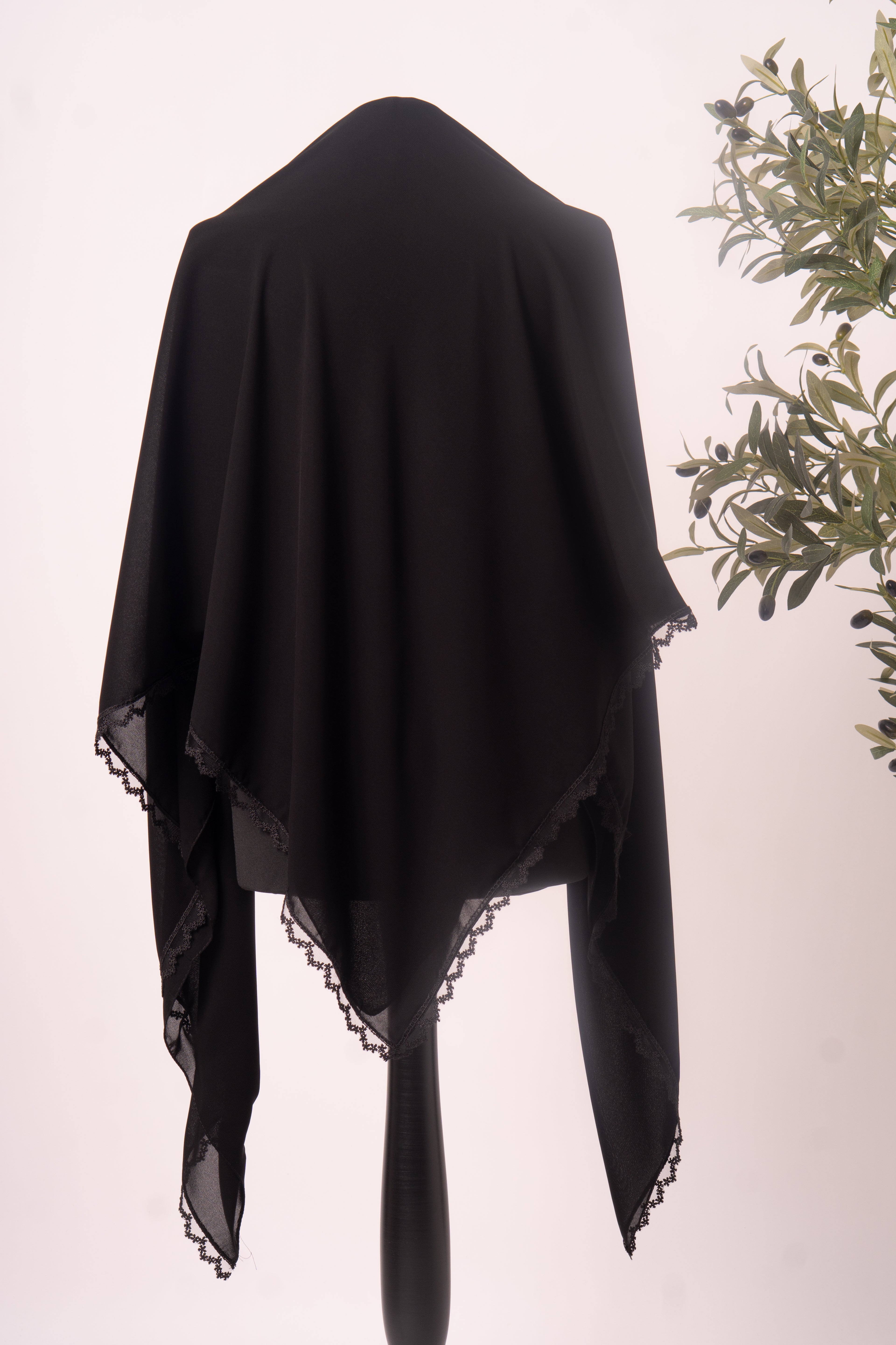 Esharb black mit Spitzenrand