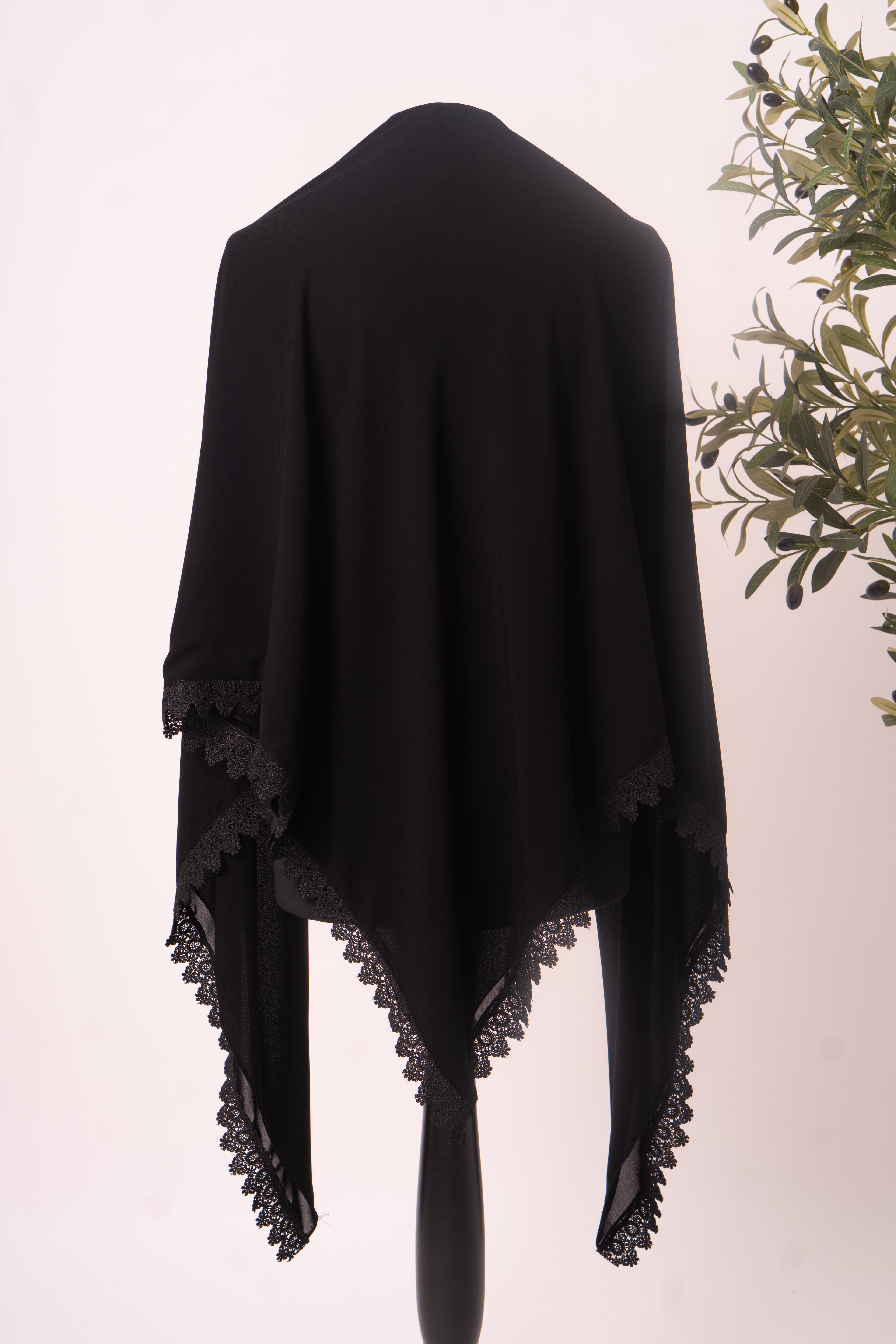 Esharb black mit Spitzenrand