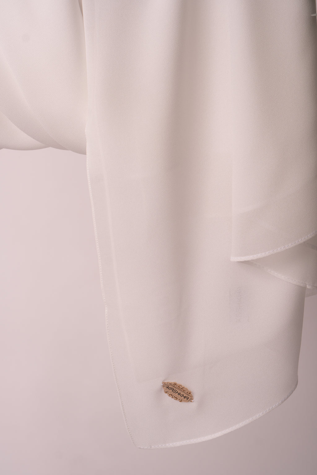 Chiffon mit metall Logo