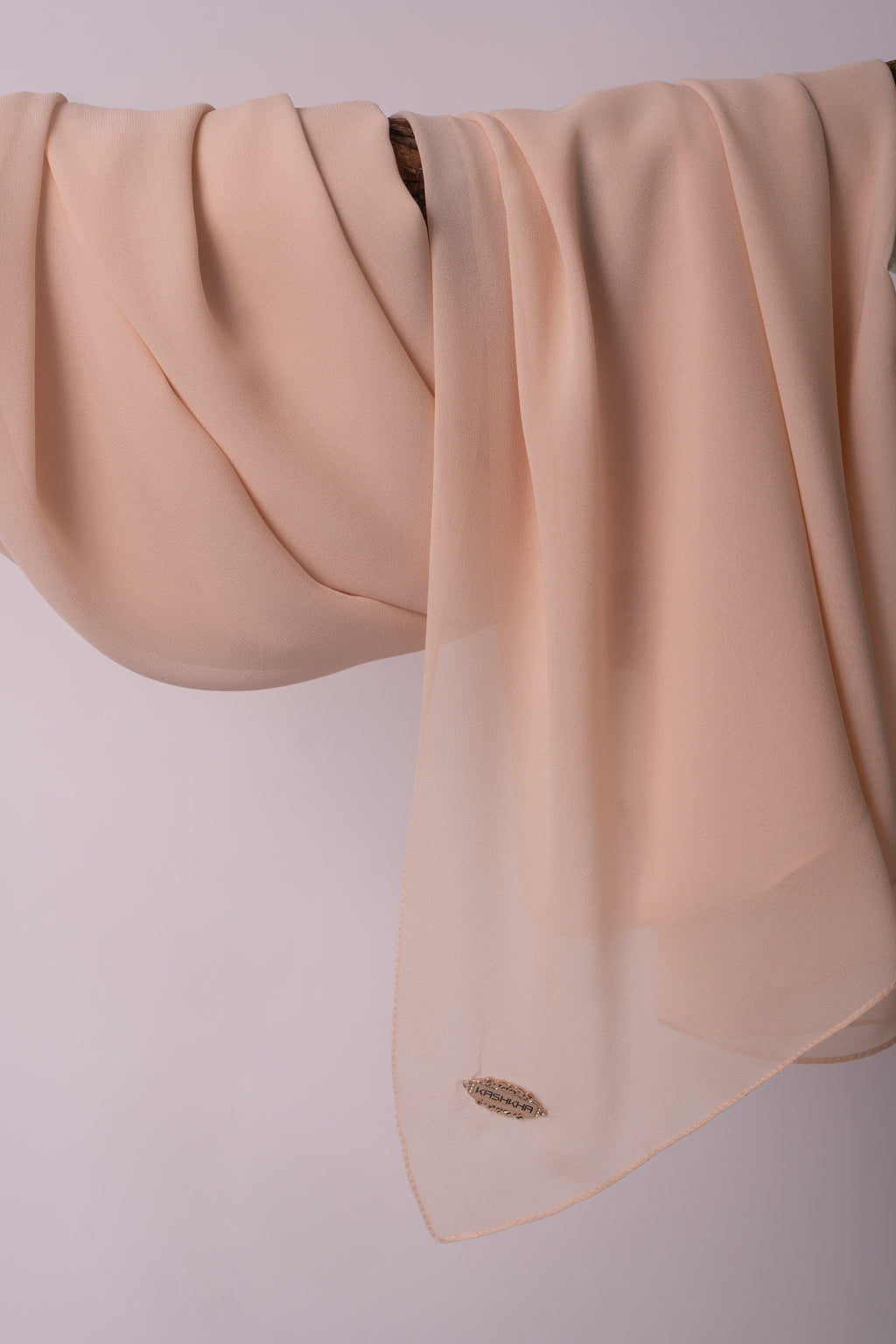 Chiffon mit metall Logo