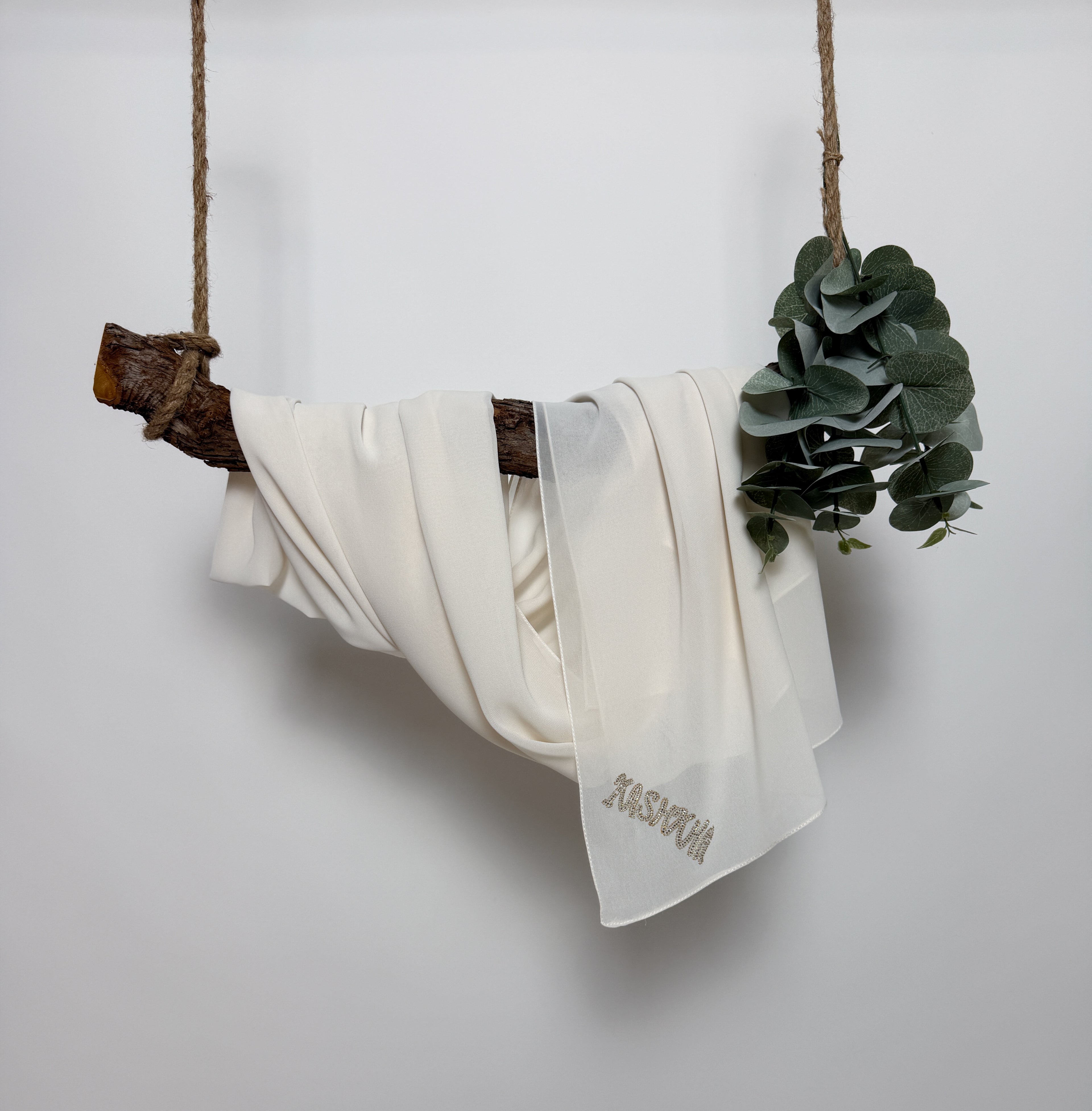 Chiffon mit Strass Logo