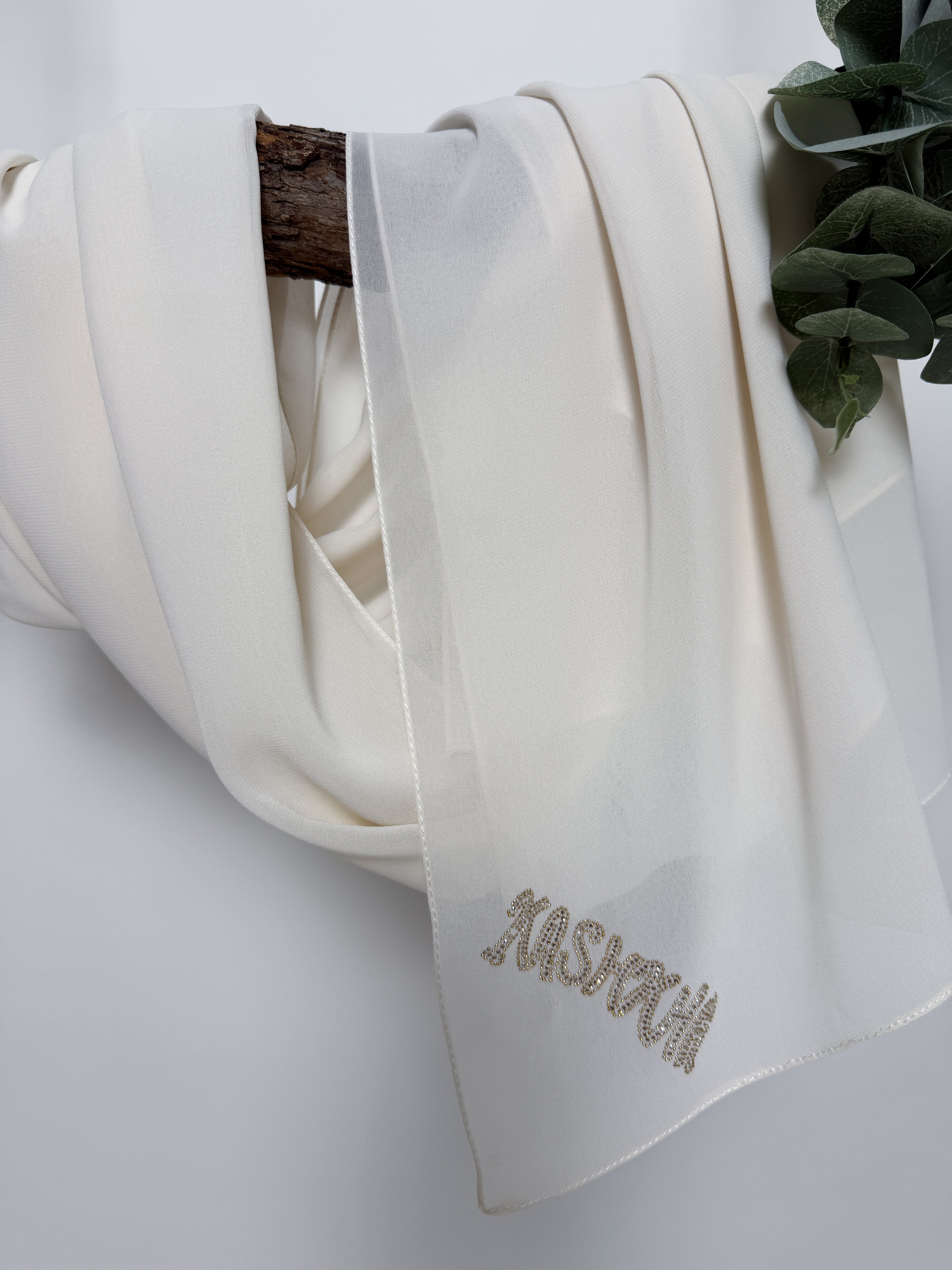 Chiffon mit Strass Logo